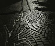 Tours : Établir un lien, malgré les portes closes